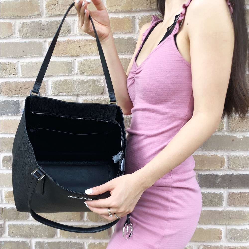 Gaby’sBags👜💕- Michael Kors Large Black Tote - Picture 3 of 5